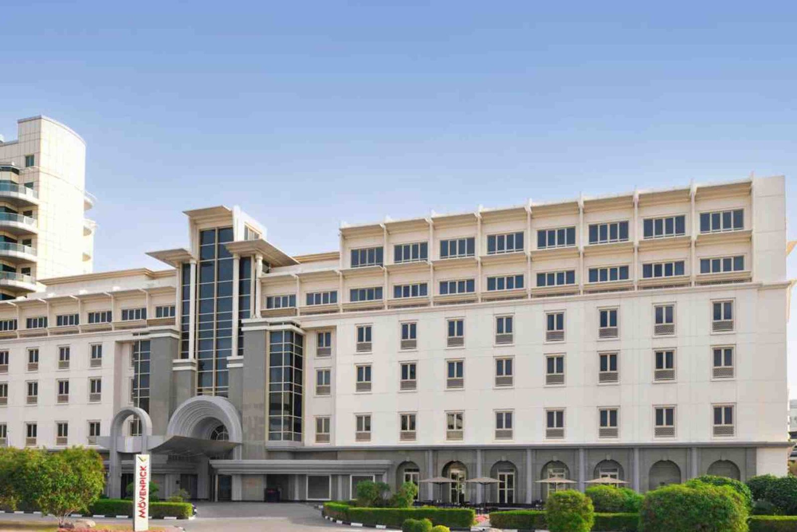 فندق موڤنبيك